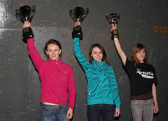 Podium Pucharu Polski 2009 kobiet. Od lewej: Edyta Ropek, Monika Prokopiuk i Sylwia Buczek (fot. Adam Kokot)