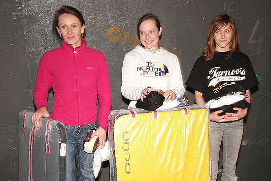 Podium pań Pucharu Polski KFG 2009: 1. miejsce Kinga Ociepka, 2. miejsce Edyta Ropek oraz 3. miejsce Monika Prokopiuk (fot. Adam Kokot)